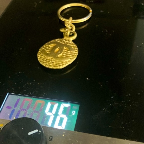 Chanel Vintage Gold Bag Charm/Keychain. - Picture 2 of 8